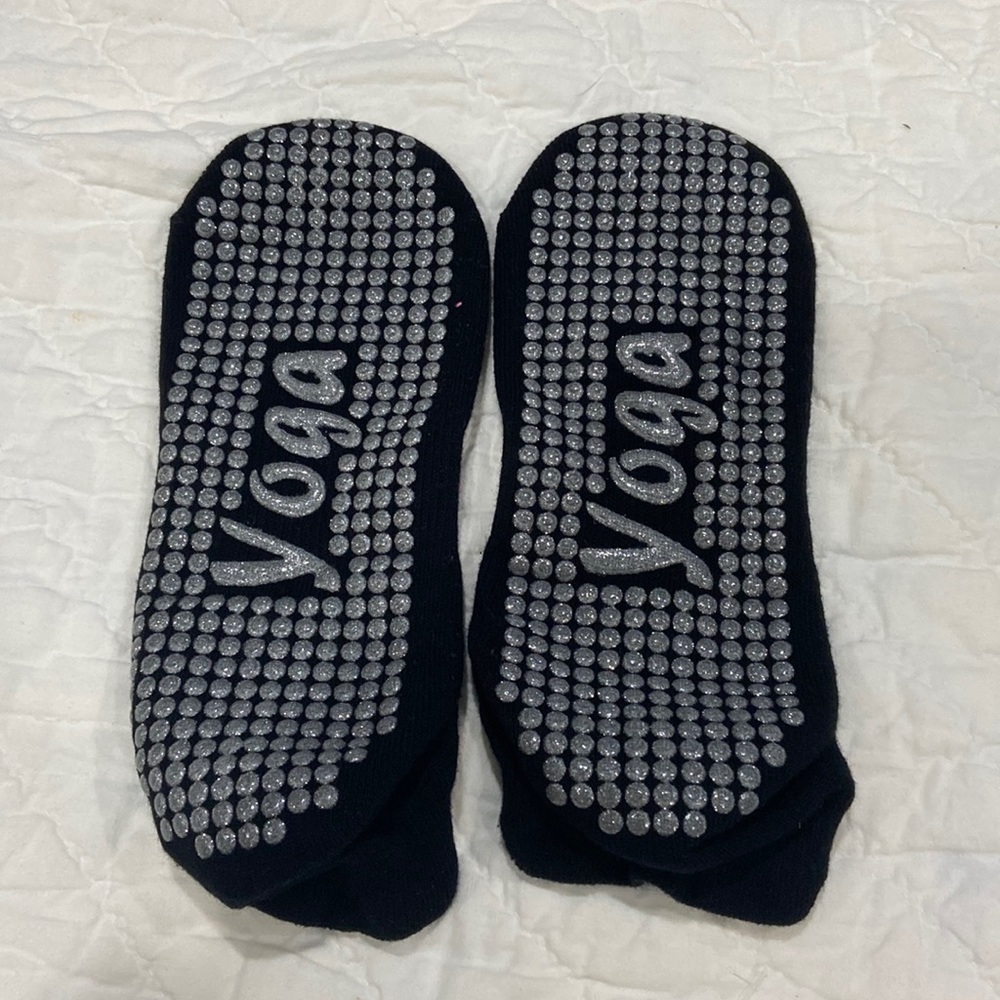 Black yoga socks with grip bottoms​​​​​​​​